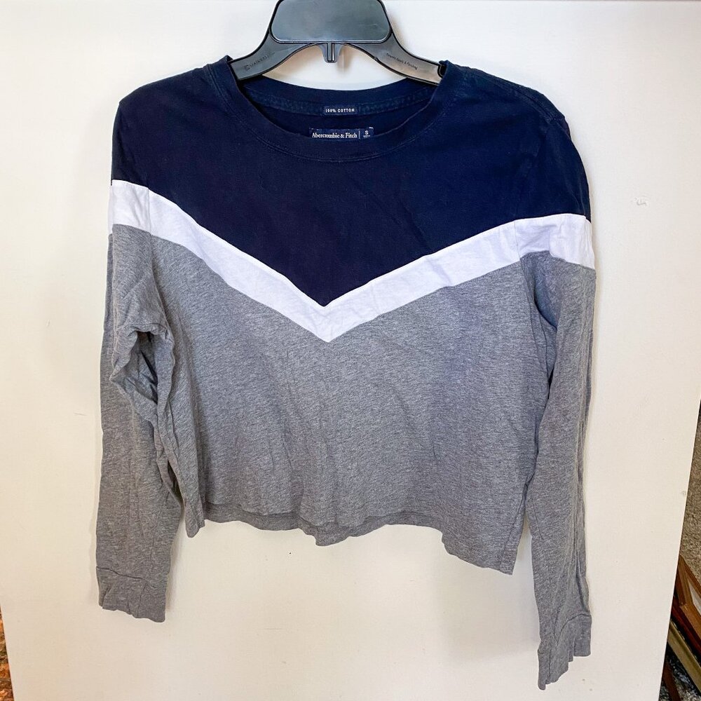 Abercrombie & Fitch Cropped Long Sleeve Tee